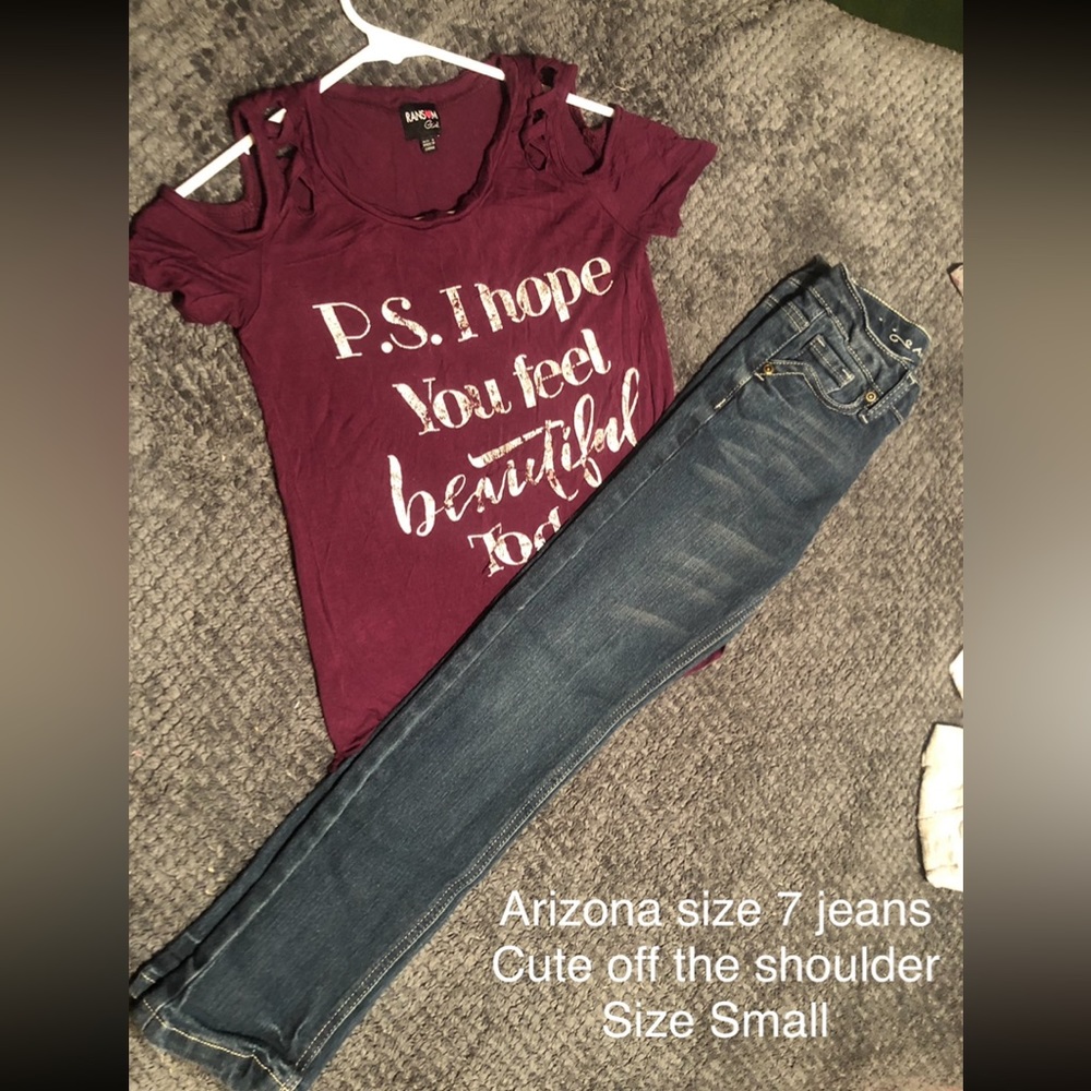 “Arizona” size 7 light jeans & maroon shirt